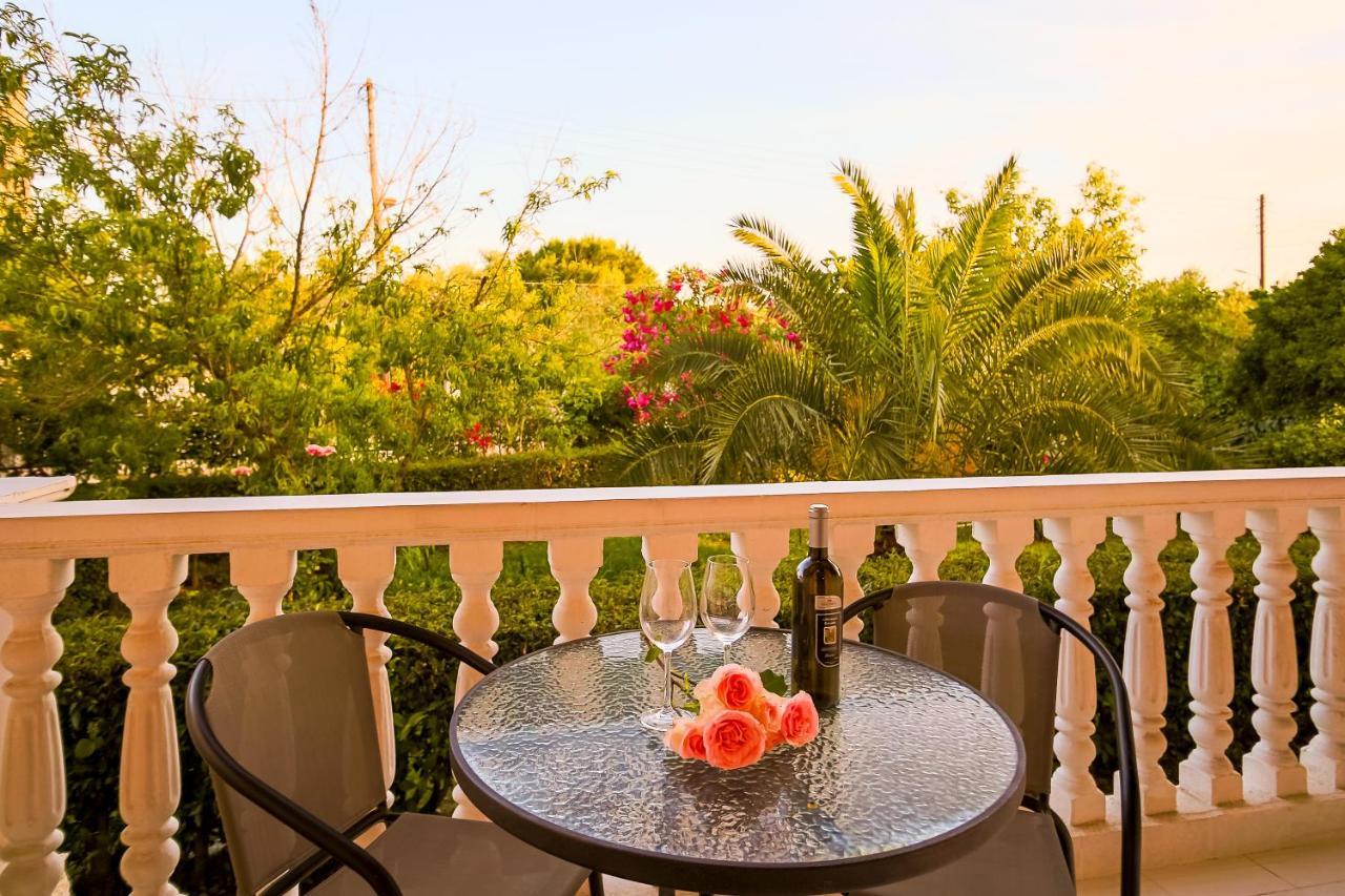 Yria Ntn Apartment Vanato